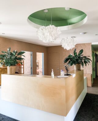 Oak Park Friends School incorporated a lot of "out-of-the-box" ideas, that you might not think of using in a school setting. One example: we installed acoustic wall panels on the walls & office doors behind the reception desk. These acoustic wall panels double as a design feature and help to lessen any echoing. ⁠
.⁠
.⁠
#newpathconstruction #chicagoconstruction #schoolremodel #schoolrenovation #custommillwork #millwork #acousticpanels #acousticwallpanels #designfeature #finishwork #lvtflooring #oakparkil